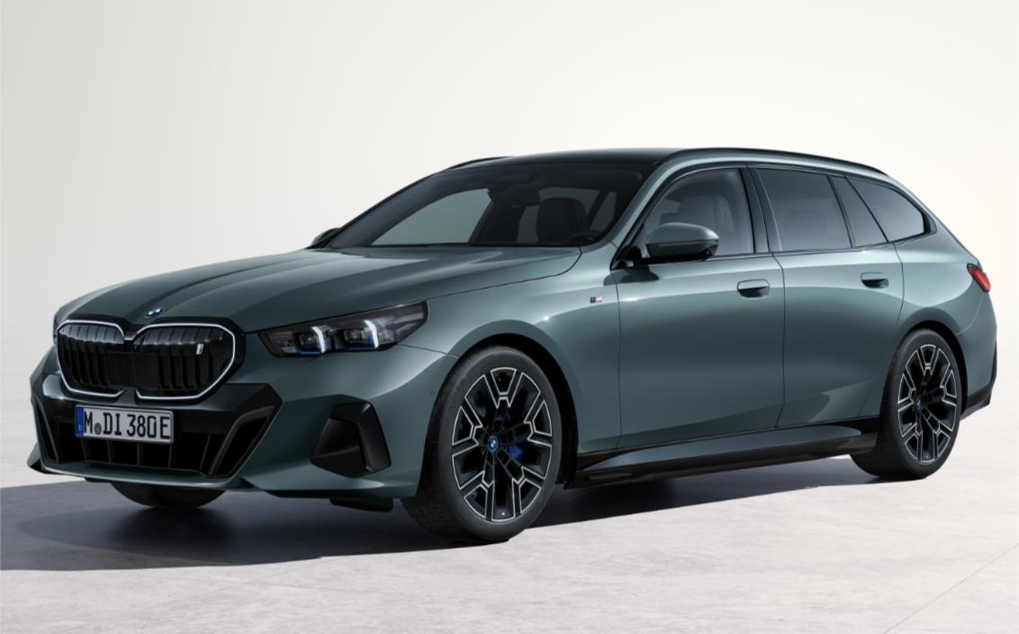 BMW i5 ツーリング