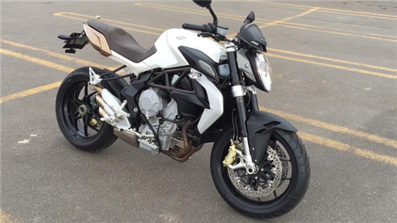MV AGUSTA ブルターレ675