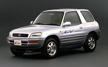 トヨタ RAV4 EVのカスタム情報