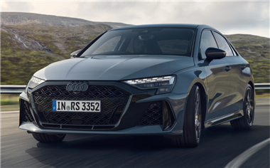 アウディ RS3 （セダン）