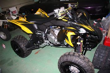 ヤマハ YFZ450R カスタムまとめ - おすすめのカスタムはこれだ！エアロ・ホイール・LEDなど｜みんカラ