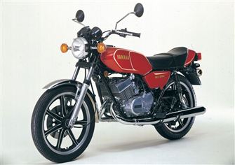 ヤマハ RD250 カスタムまとめ - おすすめのカスタムはこれだ！エアロ