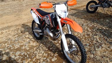 KTM 250EXC カスタムまとめ - おすすめのカスタムはこれだ！エアロ・ホイール・LEDなど｜みんカラ