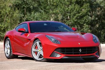 フェラーリ F12