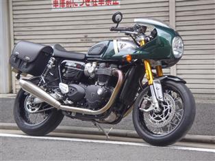 トライアンフ スラクストン1200RSのパーツレビュー｜みんカラ