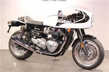 トライアンフ スラクストン1200