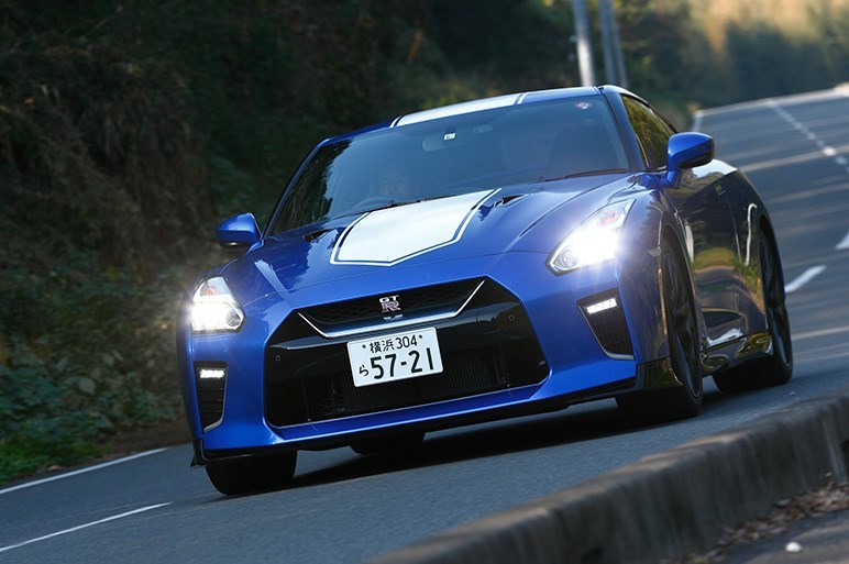 日産 GT-R 2020モデルに試乗。新ターボとカーボンパーツで武装したNISMOは2400万円超 